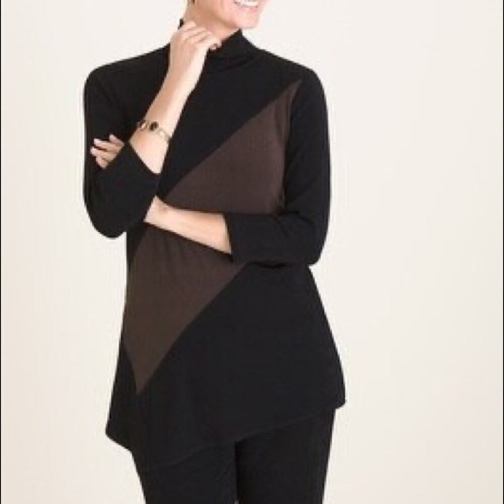 Chico’s Travelers size 0/ small color block mock neck top